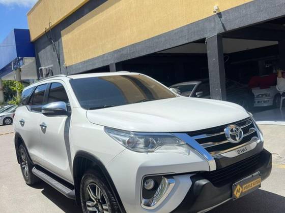 TOYOTA HILUX SW4 2.7 SRV 7 LUGARES 4X2 16V FLEX 4P AUTOMÁTICO